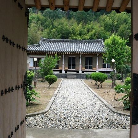 Goseong Choi Pilgan'S Old House Ξενοδοχείο Εξωτερικό φωτογραφία