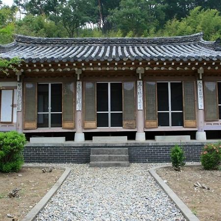 Goseong Choi Pilgan'S Old House Ξενοδοχείο Εξωτερικό φωτογραφία