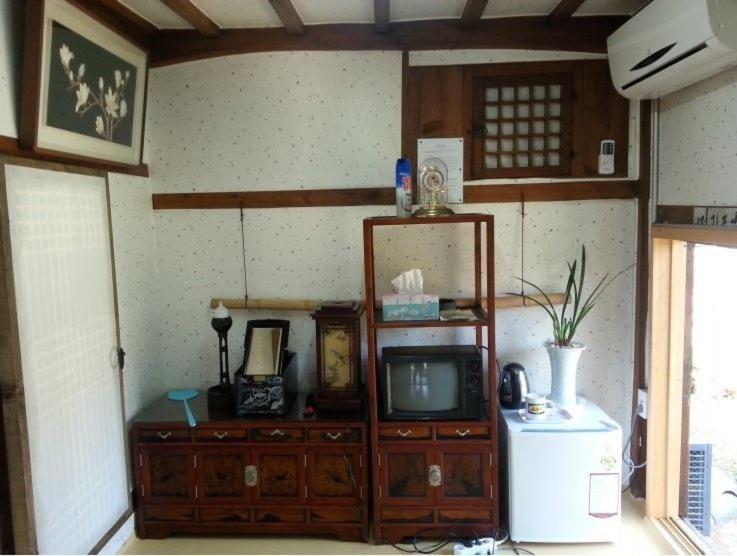 Goseong Choi Pilgan'S Old House Ξενοδοχείο Δωμάτιο φωτογραφία
