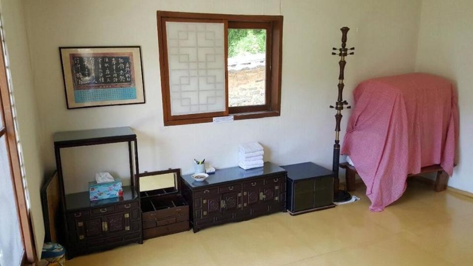 Goseong Choi Pilgan'S Old House Ξενοδοχείο Εξωτερικό φωτογραφία