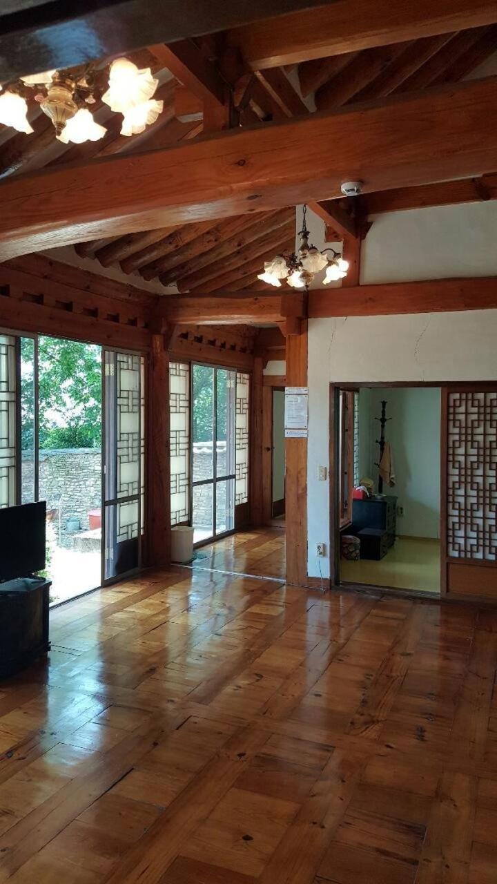 Goseong Choi Pilgan'S Old House Ξενοδοχείο Εξωτερικό φωτογραφία